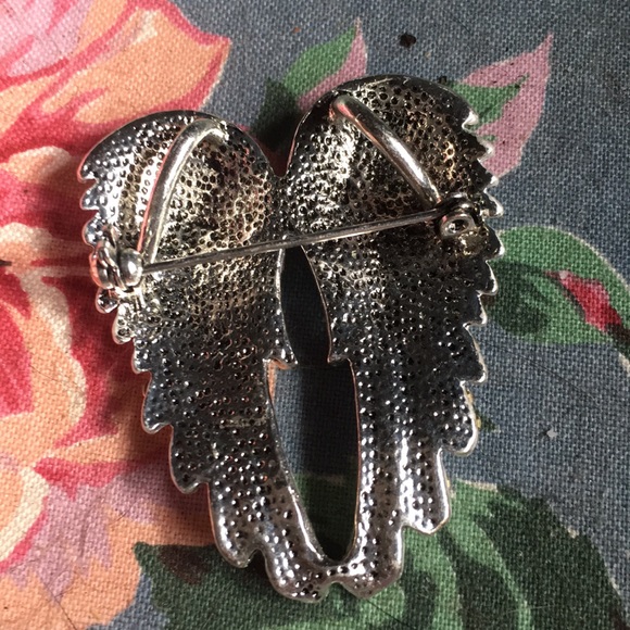 New! Angel Wings Iridescent Brooch - Picture 4 of 7